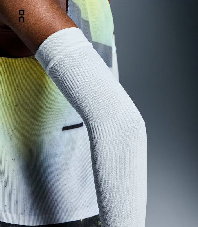 On Performance Arm Sleeves Unisex - White M-L