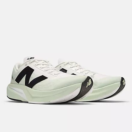 New Balance FuelCell Rebel V4 -Mens