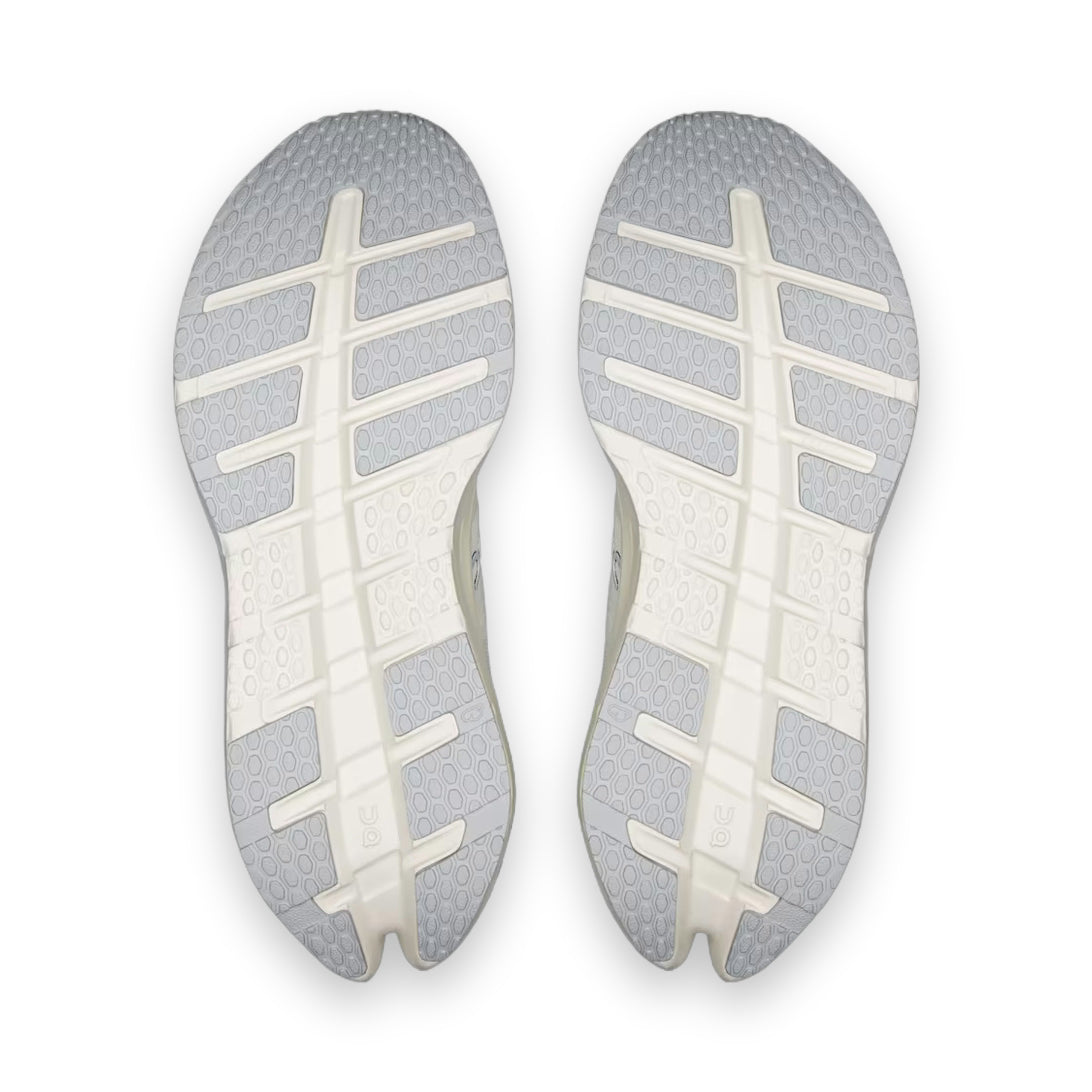 On Cloudrunner 3 - Womens